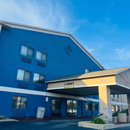 Americinn By Wyndham Glendale Milwaukee Whitefish Bay Exterior foto