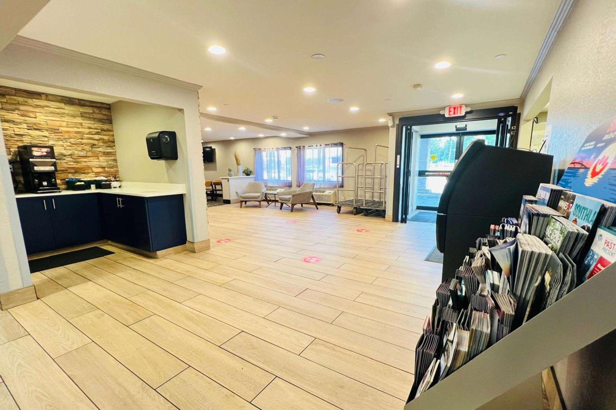 Americinn By Wyndham Glendale Milwaukee Whitefish Bay Exterior foto
