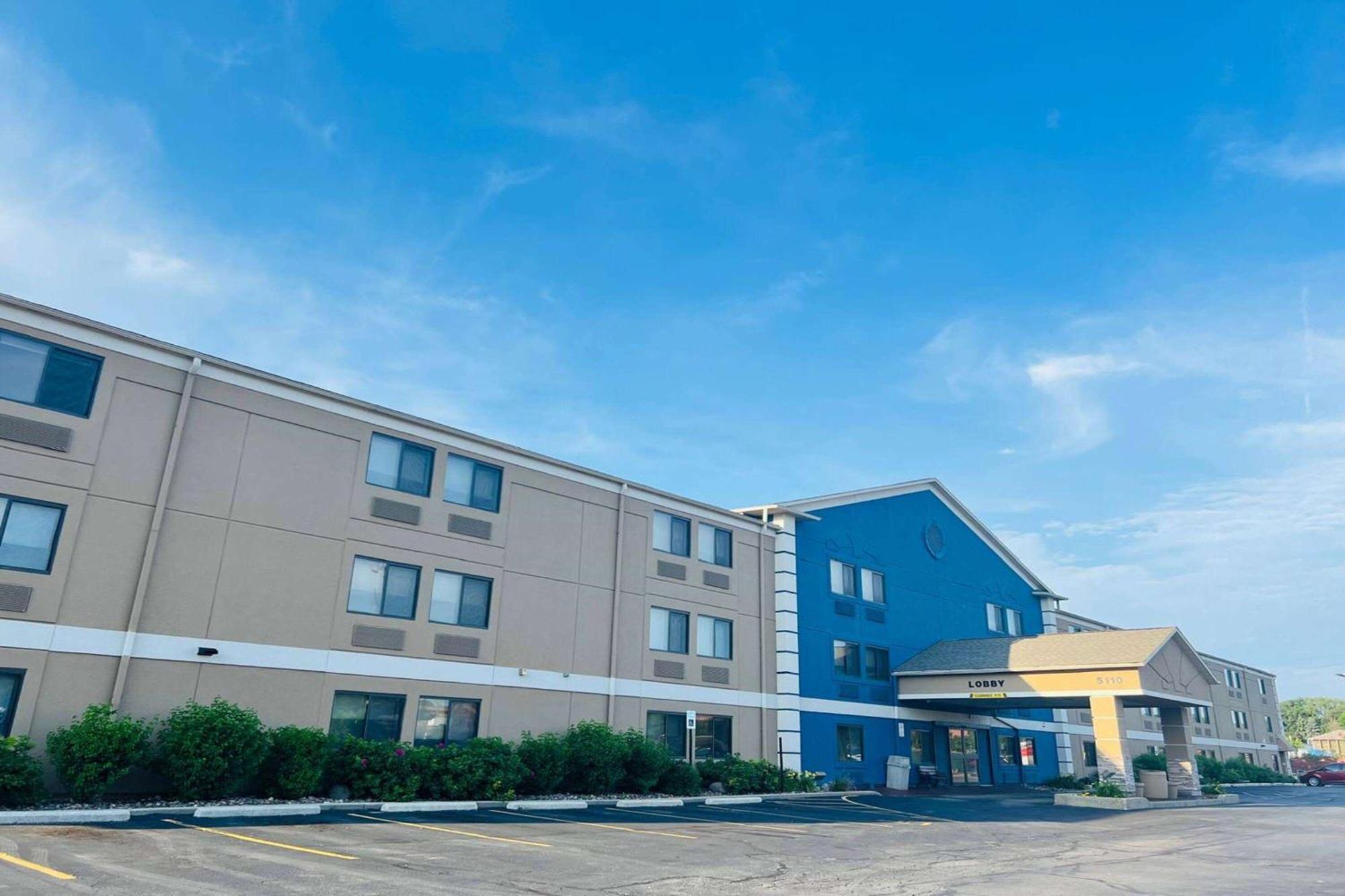 Americinn By Wyndham Glendale Milwaukee Whitefish Bay Exterior foto